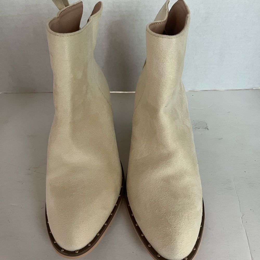 Tan Suede women boots size 8